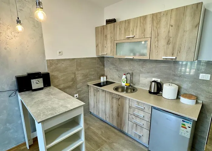 Modern Studio With Free Parking